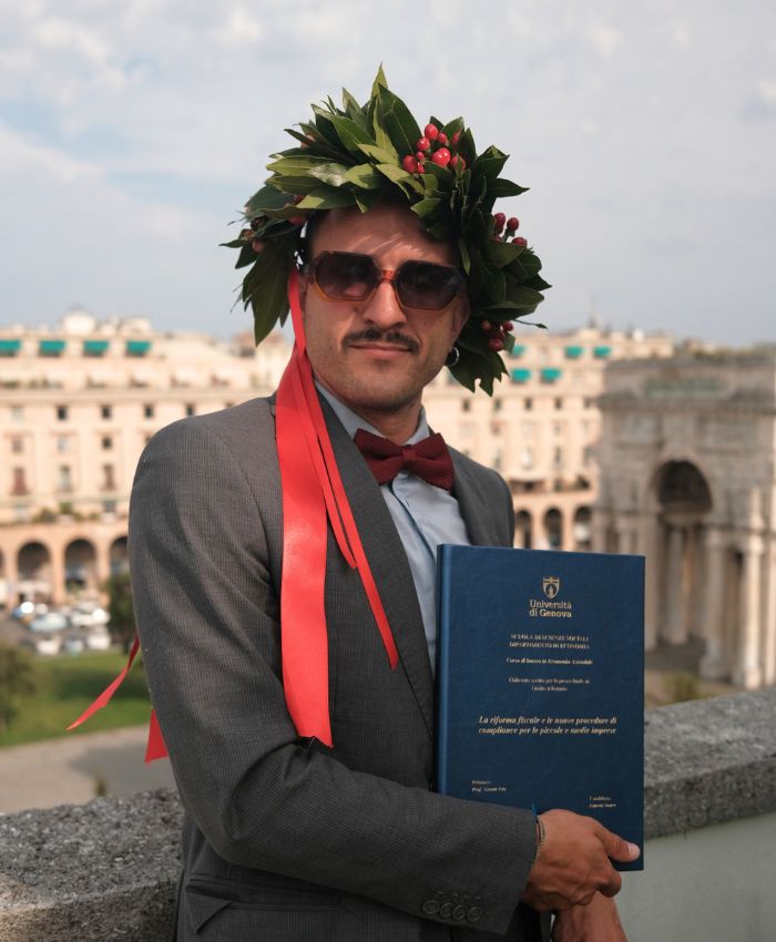 Tesi di laurea blu metallizzato - immagine 2